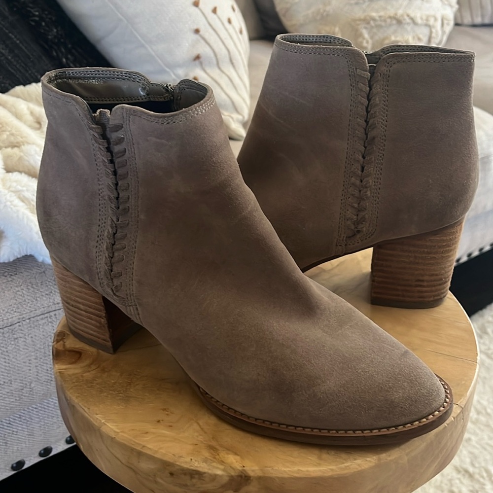 ❤️ Blondo Waterproof Ankle Boots ❤️
